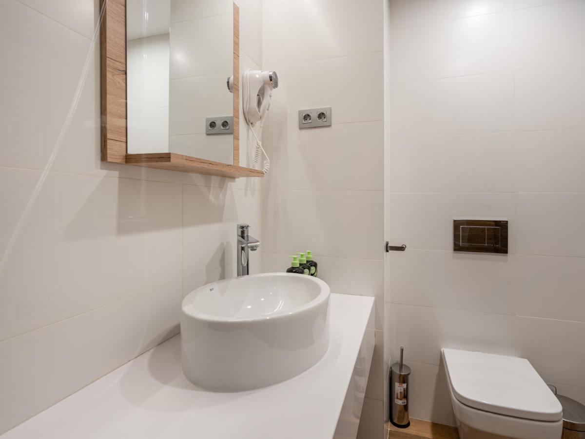Limehome Carrer De Fontcoberta - Digital Access Hotel Barcellona